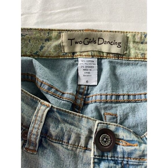 Two Girls Dancing distressed Capri embroidered jeans, size 6 - Picture 3 of 6